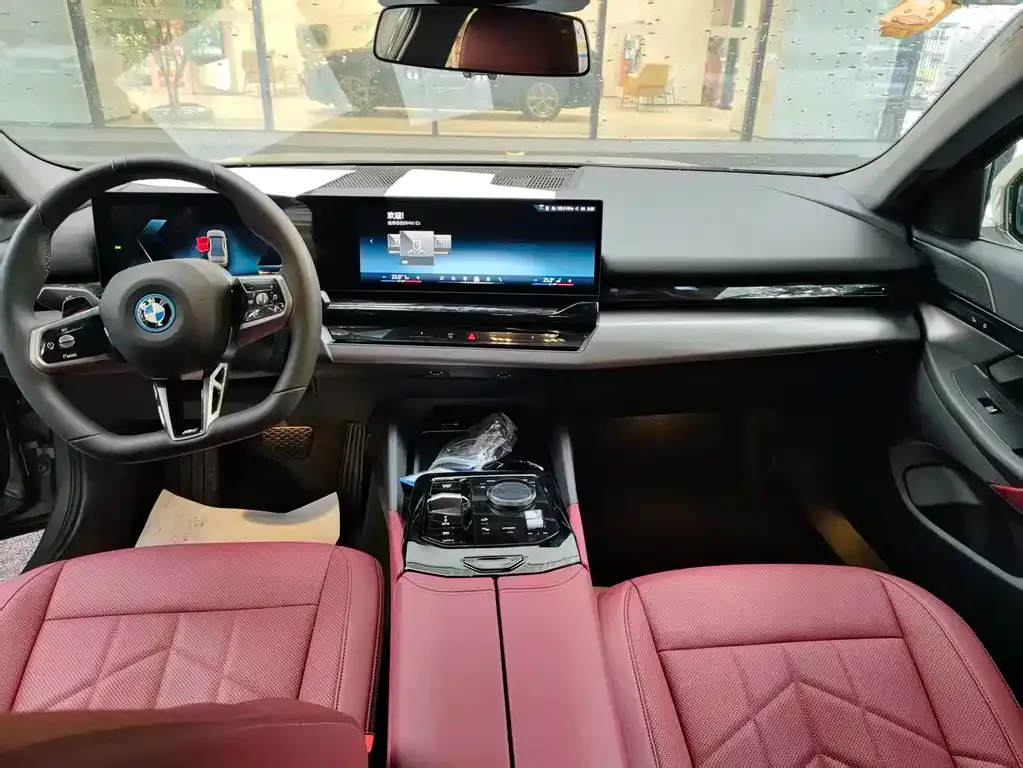 BMW i5 2025 из CN, фото 3