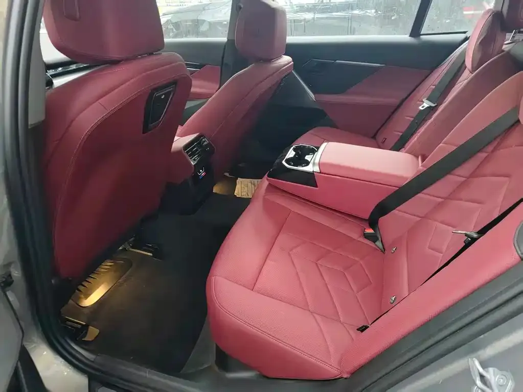 BMW i5 2025 из CN, фото 2