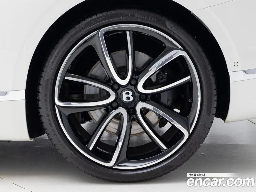Bentley Continental 2023 из KR, фото 10