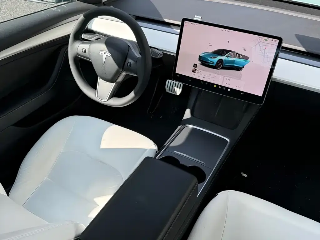 Tesla Model 3 — фото 8