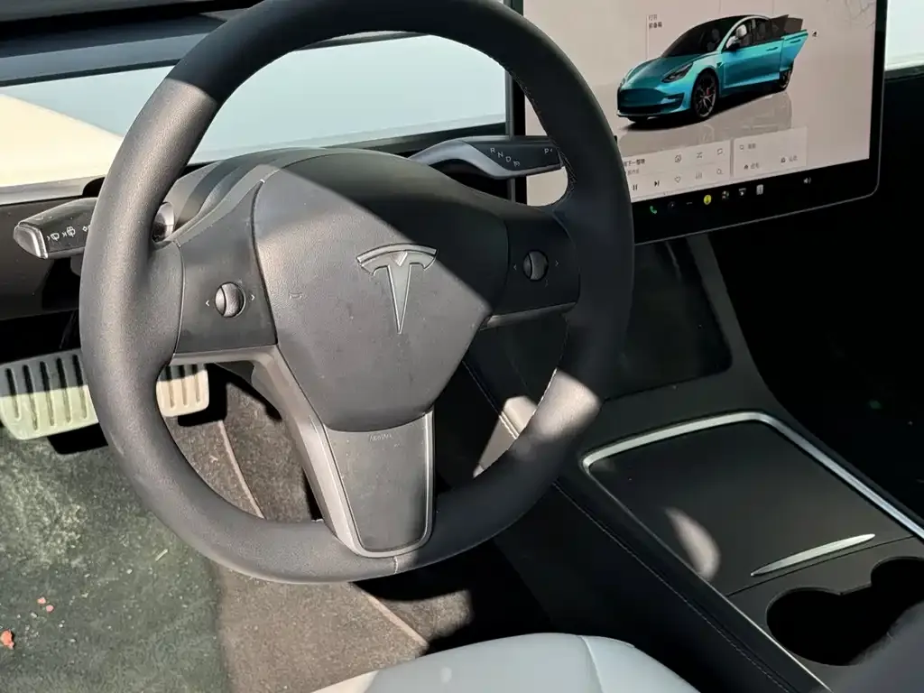 Tesla Model 3 — фото 5