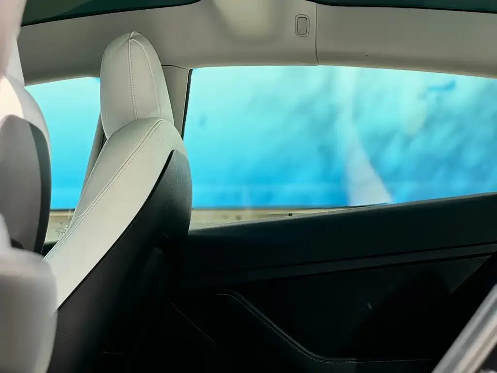 Tesla Model 3 — фото 2