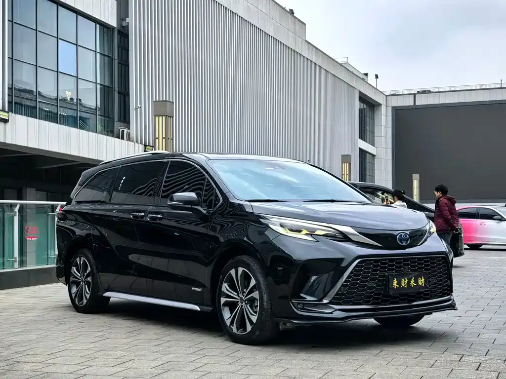 Toyota Granvia 2024 из CN, фото 7