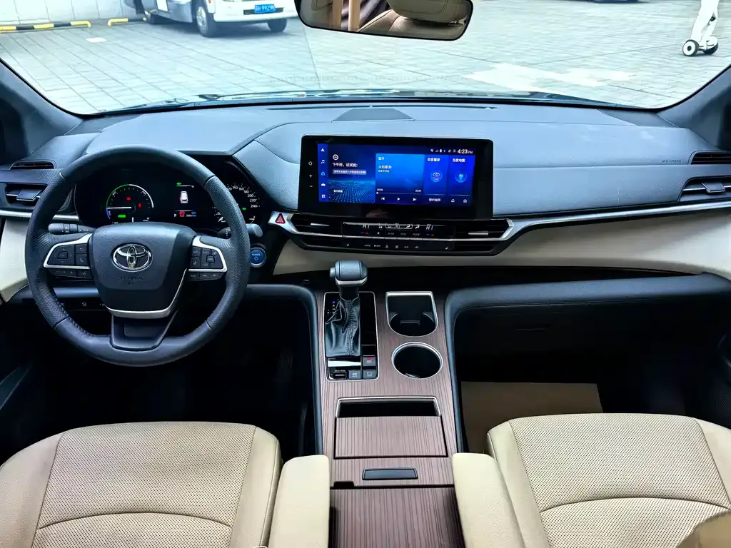Toyota Granvia 2024 из CN, фото 8
