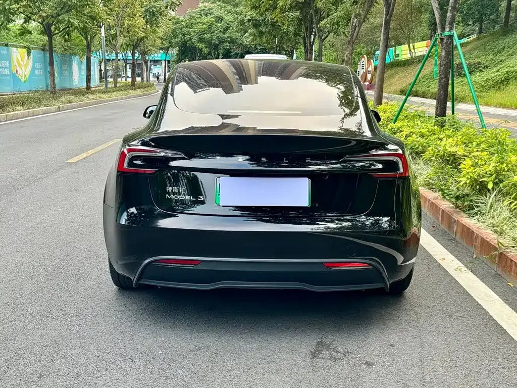 Tesla Model 3 — фото 7