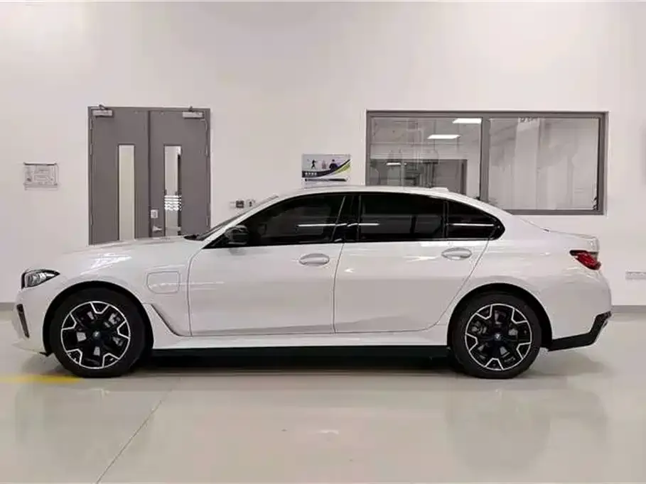 BMW i3 — фото 8