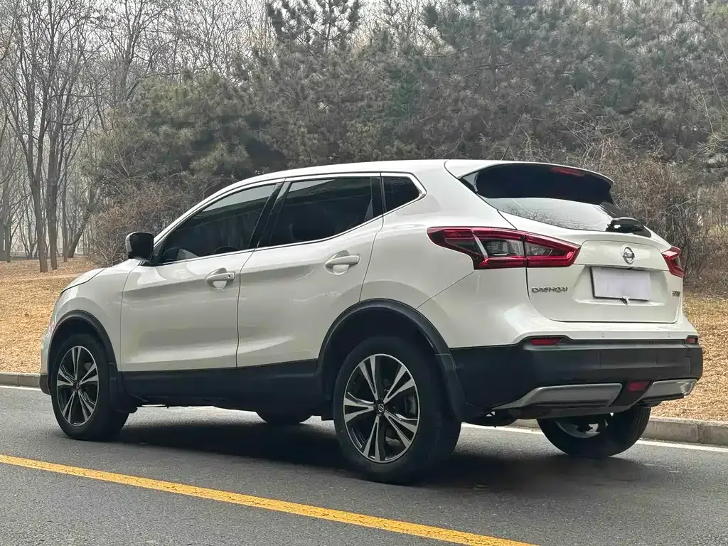 Nissan Qashqai — фото 6