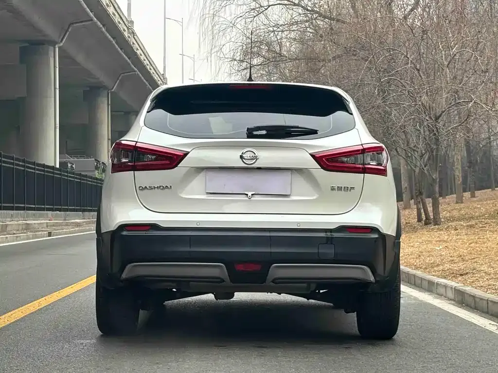 Nissan Qashqai — фото 2