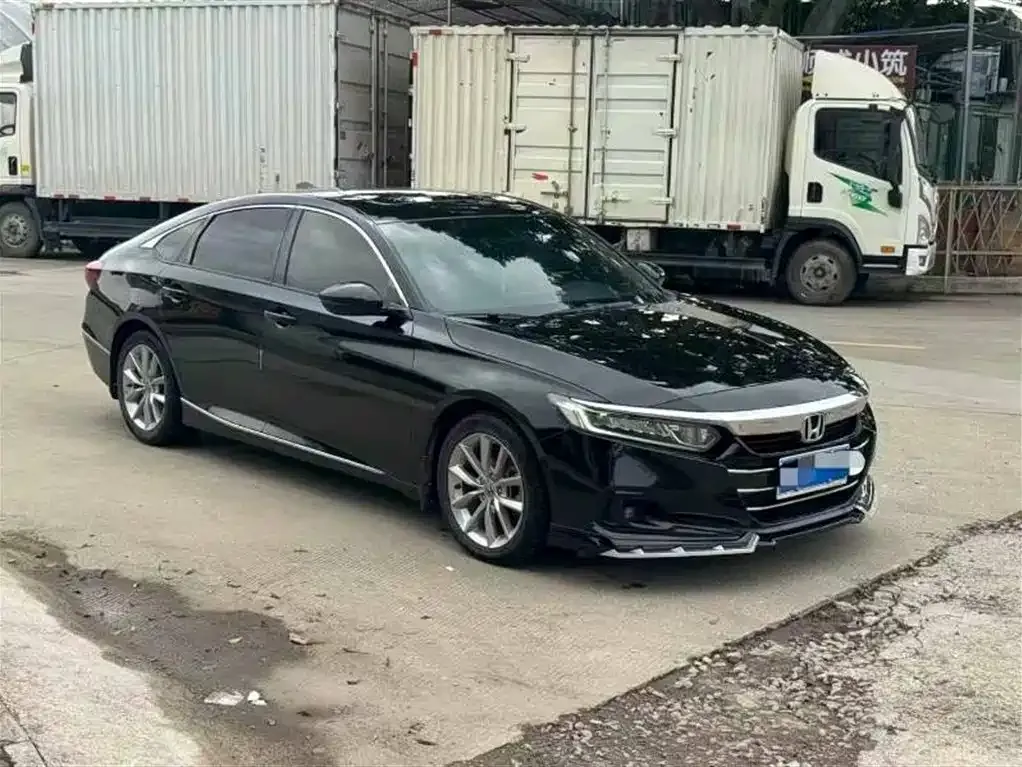 Honda Accord — фото 8