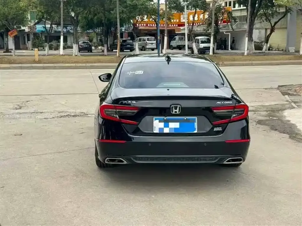 Honda Accord — фото 9