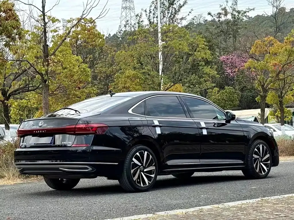 Volkswagen Passat — фото 6