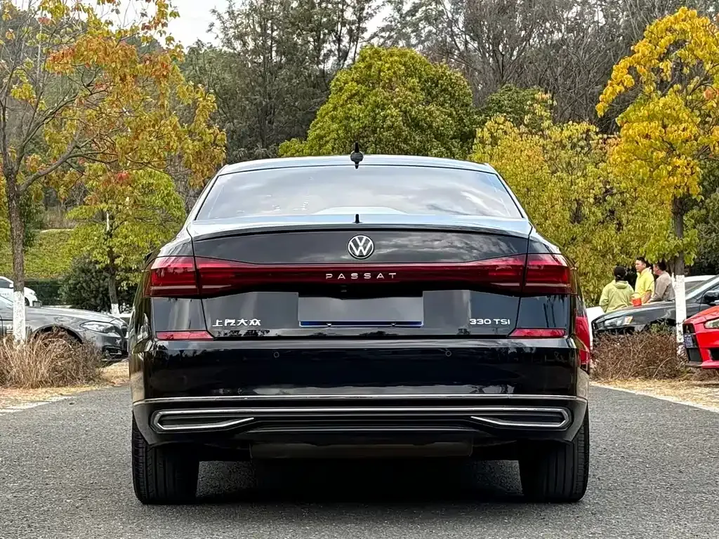 Volkswagen Passat — фото 9