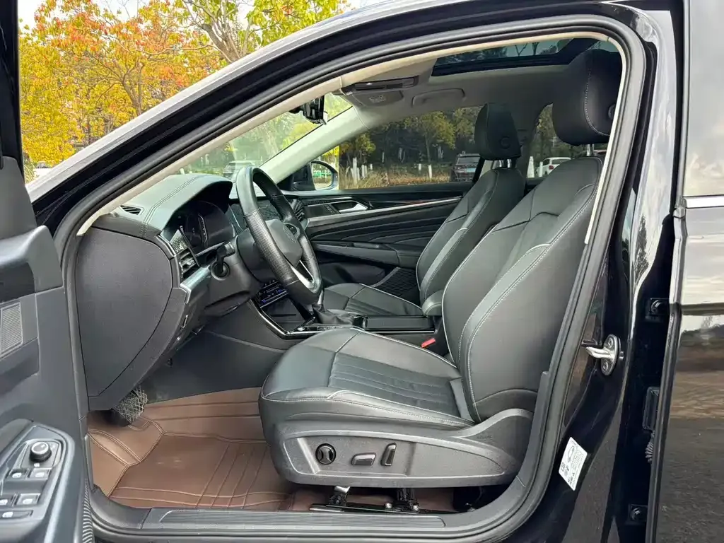 Volkswagen Passat — фото 10