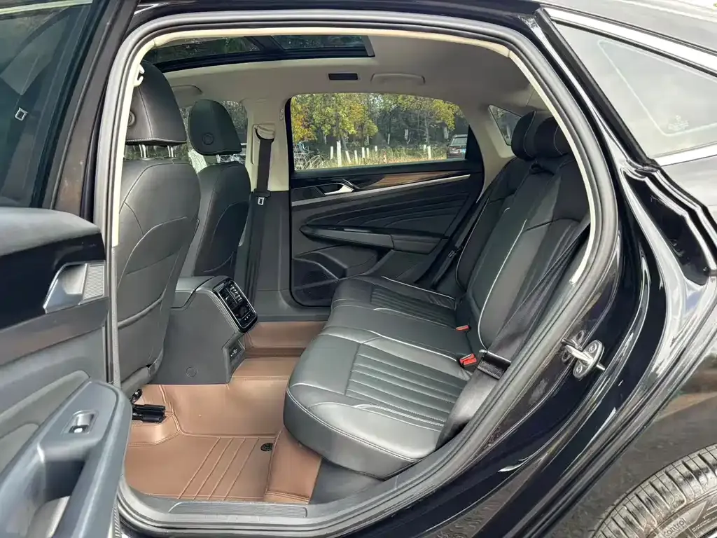Volkswagen Passat — фото 3