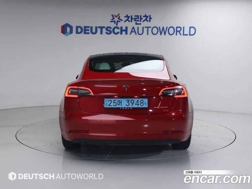 Tesla Model 3 — фото 2