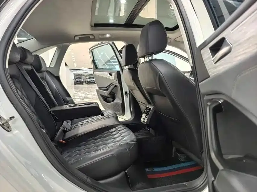 Volkswagen Sagitar 2023 из CN, фото 8