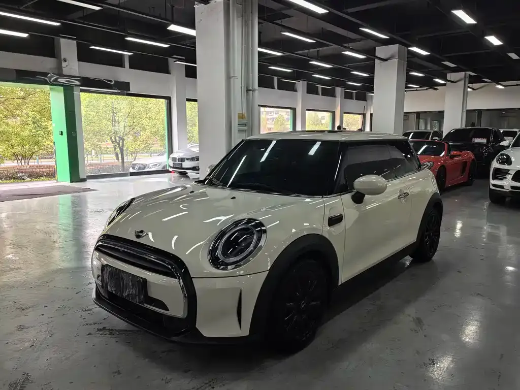MINI Cooper (3-door)