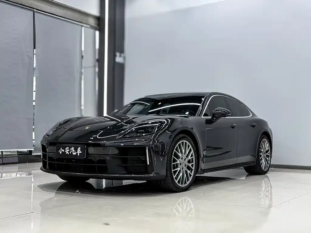 Porsche Panamera — фото 1