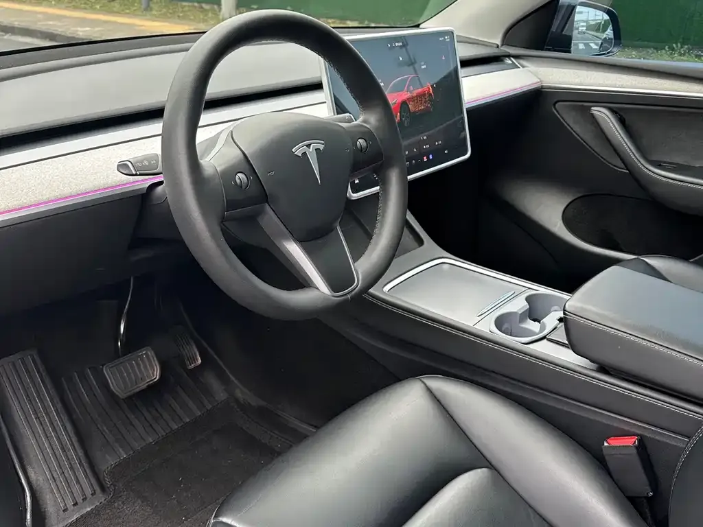 Tesla Model Y — фото 4