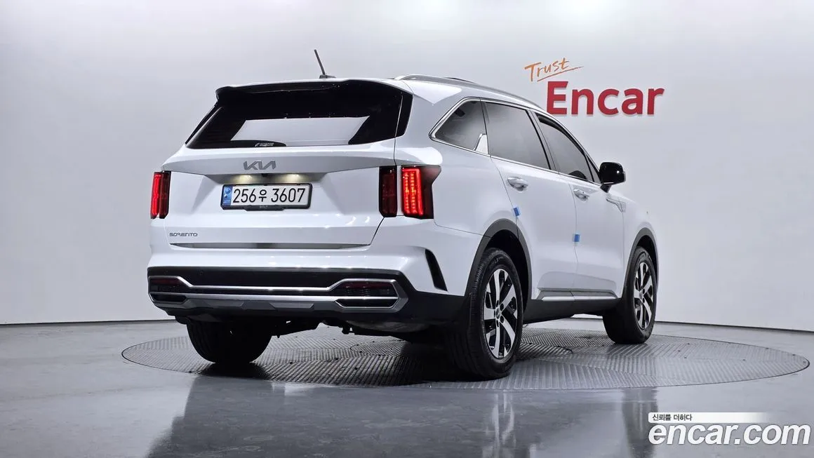 Kia Sorento — фото 9