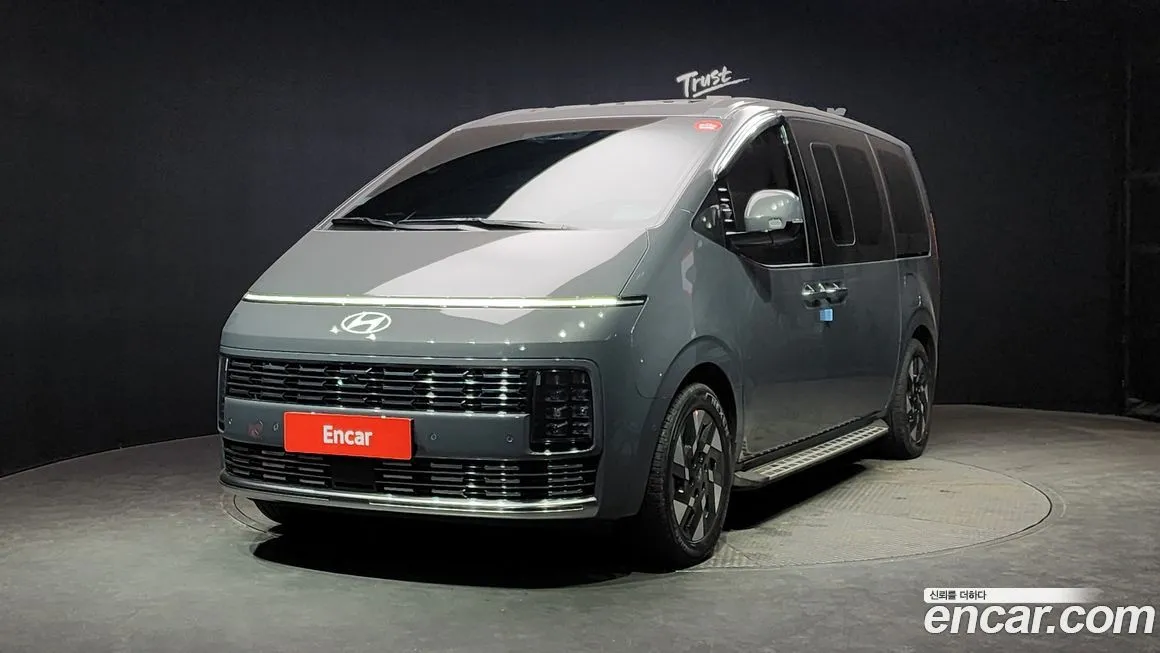 Hyundai Staria