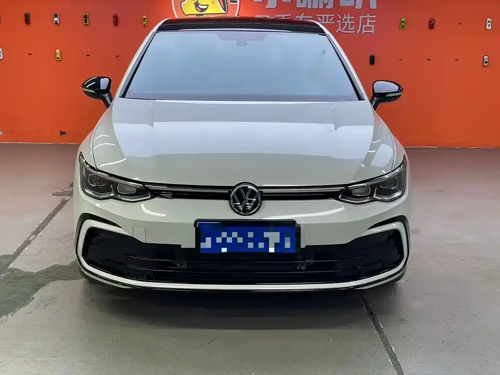 Volkswagen Golf 2024 из CN, фото 2