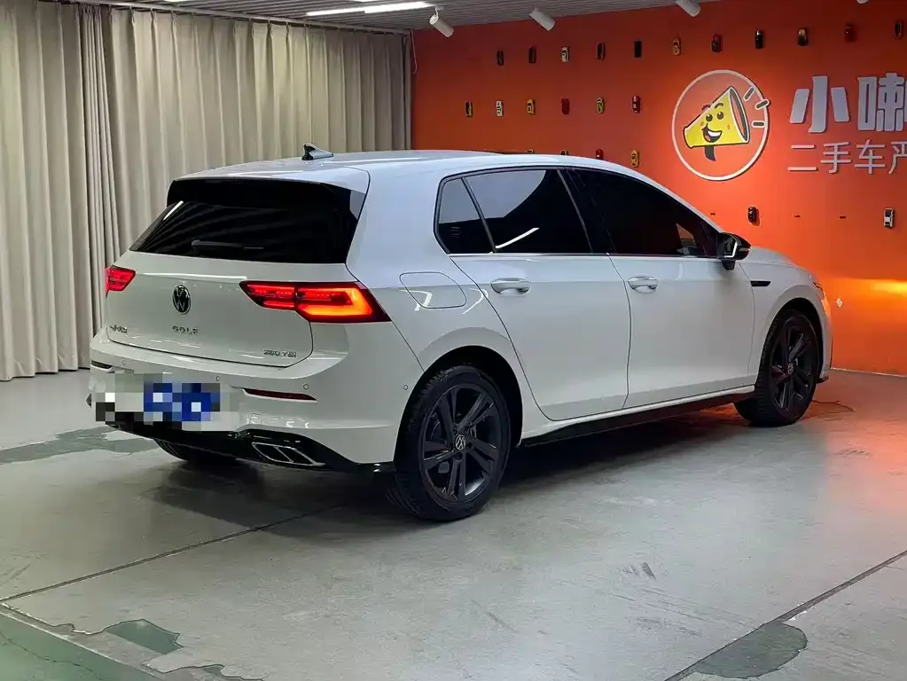 Volkswagen Golf 2024 из CN, фото 3