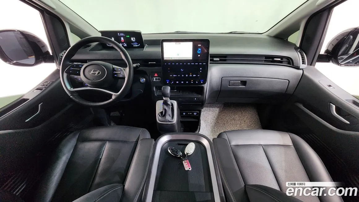 Hyundai Staria — фото 2