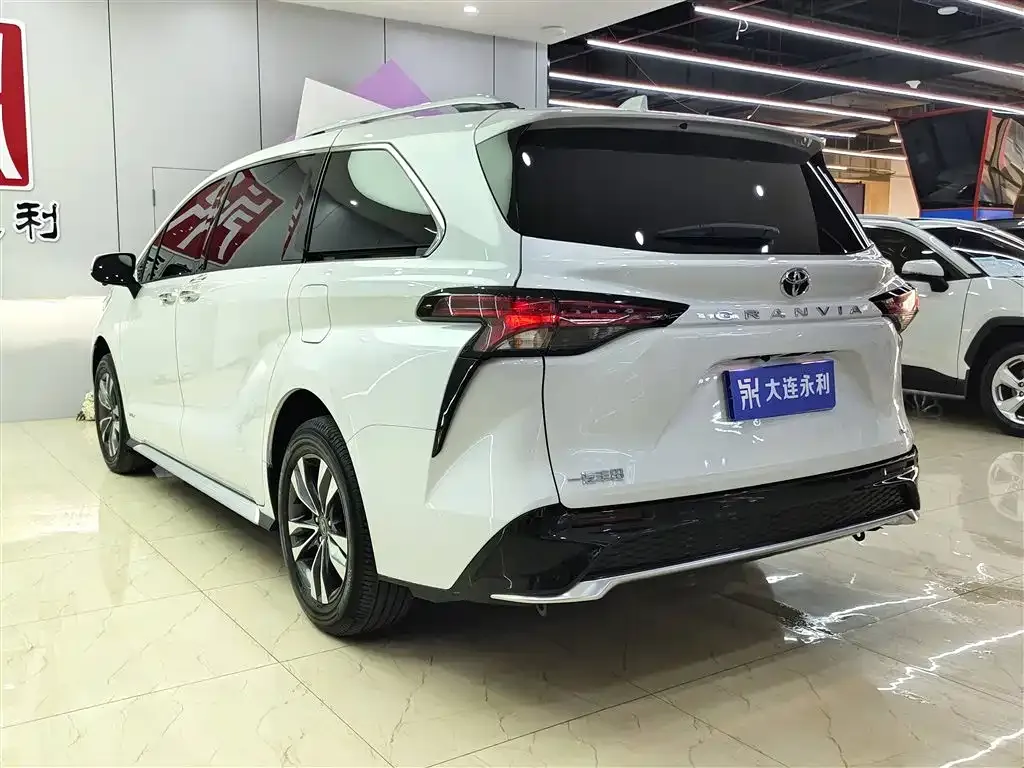 Toyota Granvia 2025 из CN, фото 9