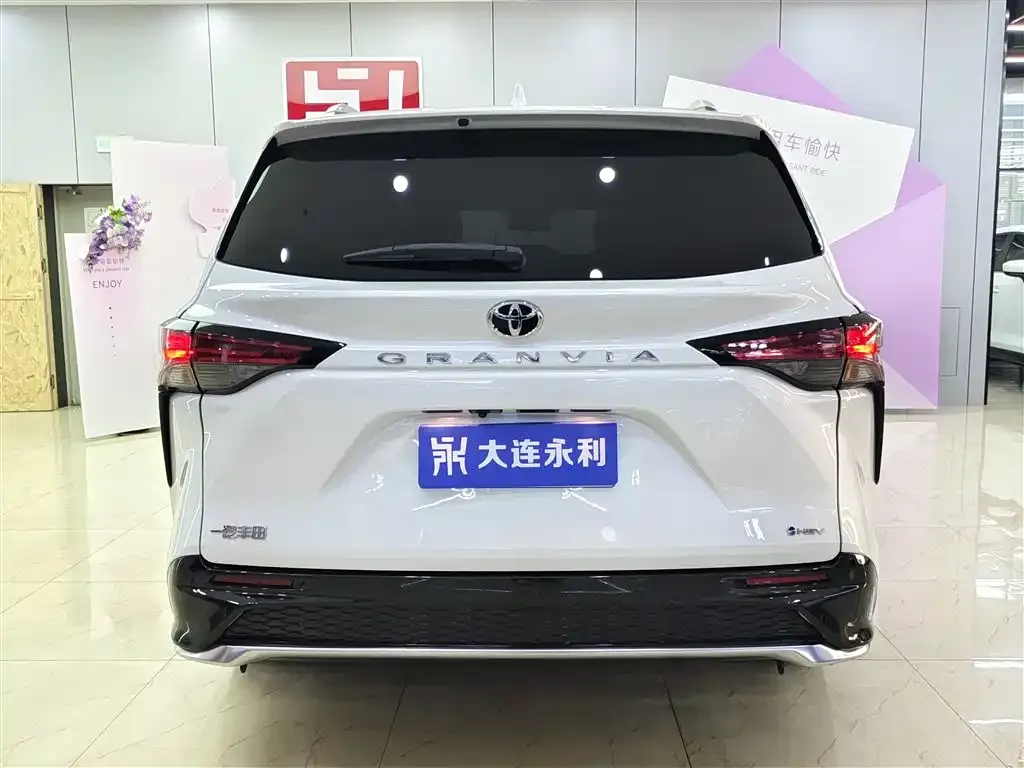 Toyota Granvia 2025 из CN, фото 4