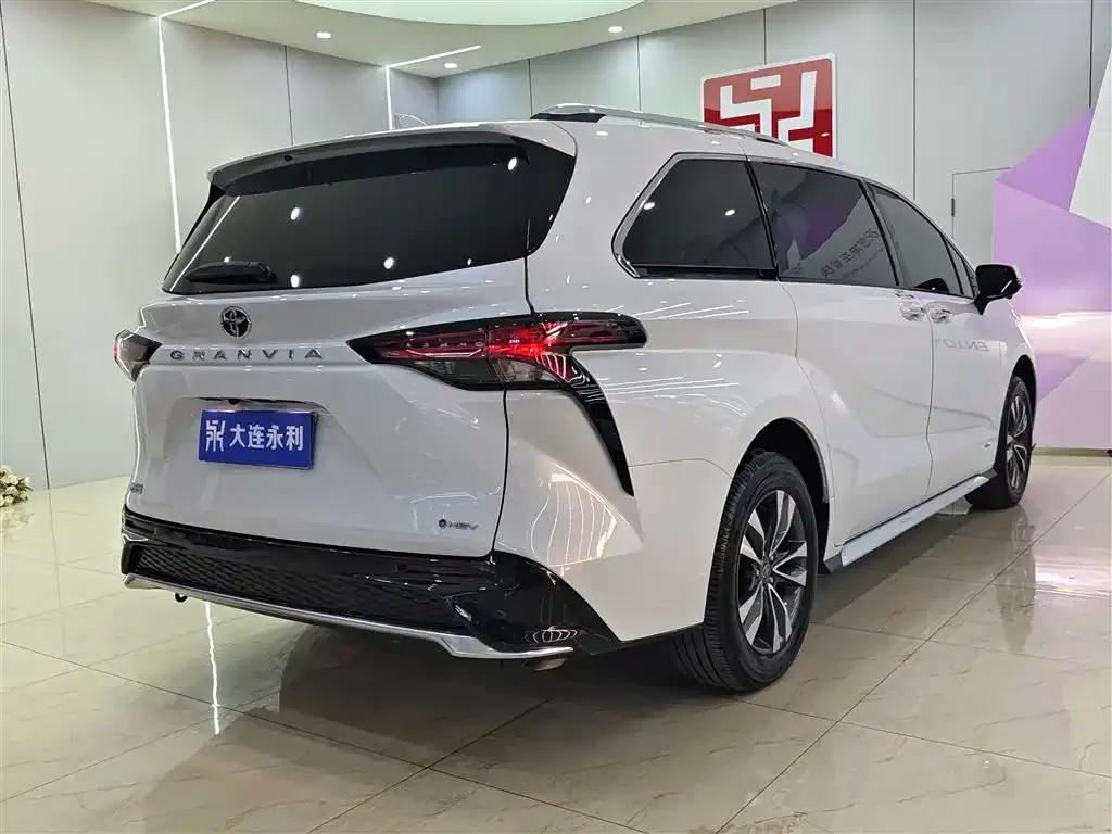 Toyota Granvia 2025 из CN, фото 8