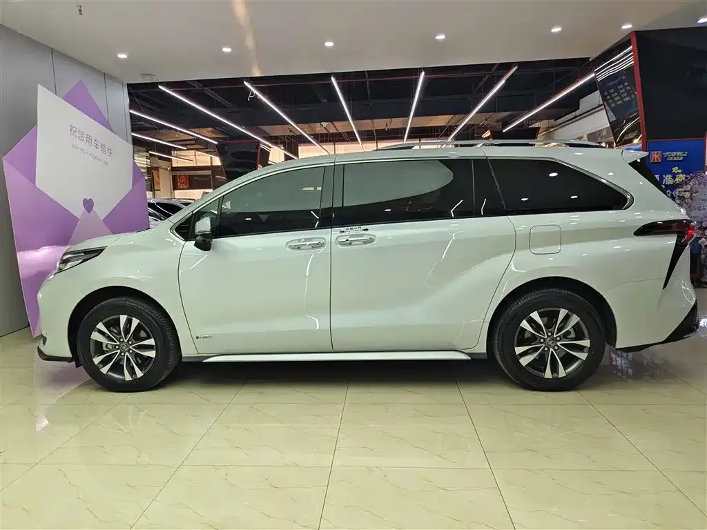 Toyota Granvia 2025 из CN, фото 2