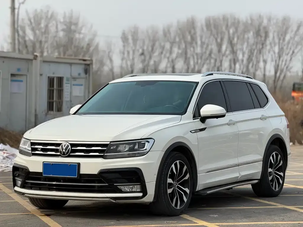 Volkswagen Tiguan L 2021 из CN, фото 1