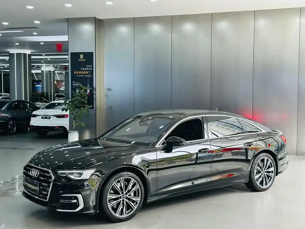 Audi A6L — фото 1