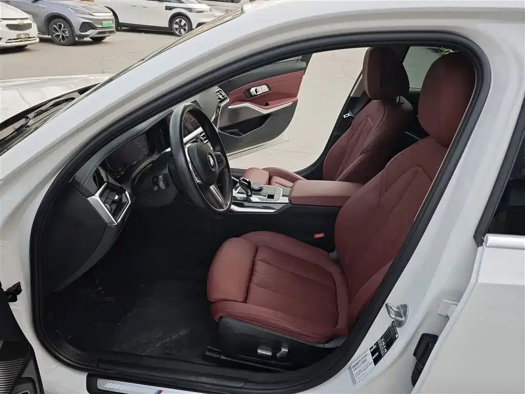 BMW 3 Series 2022 из CN, фото 4