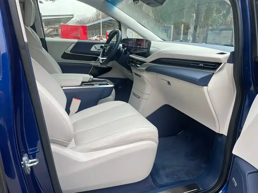 Buick Century 2023 из CN, фото 7