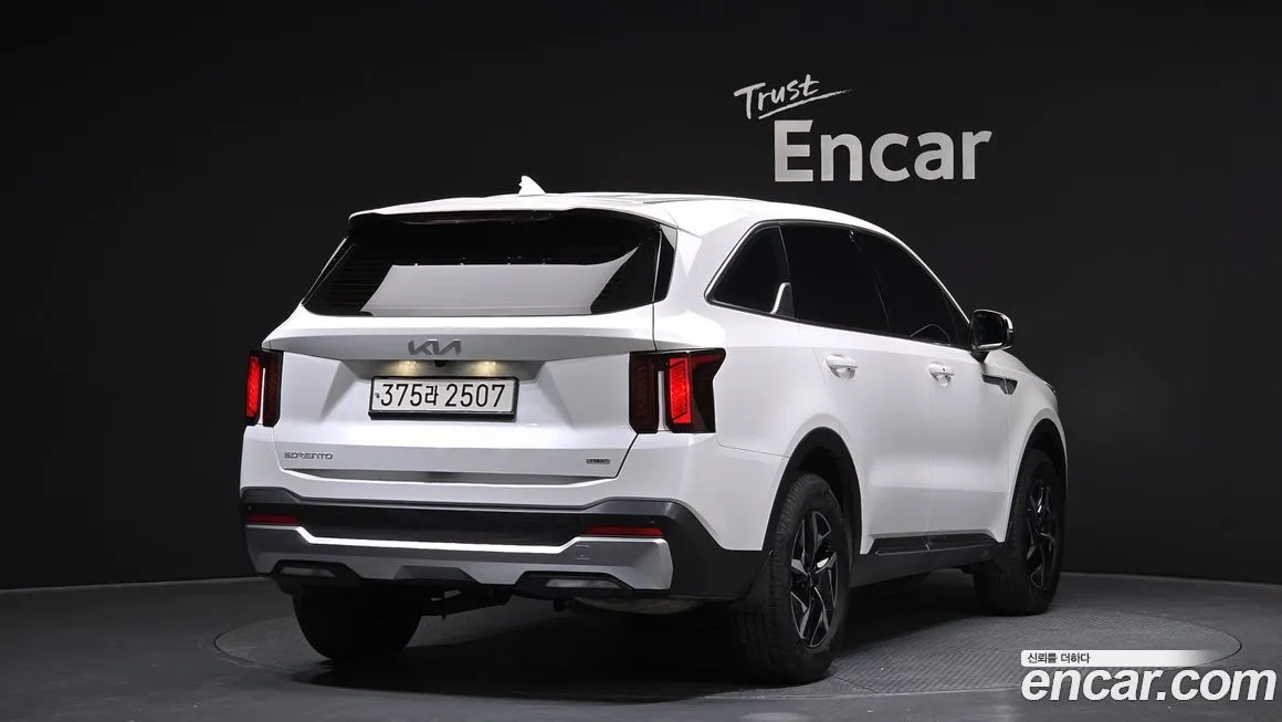 Kia Sorento — фото 6