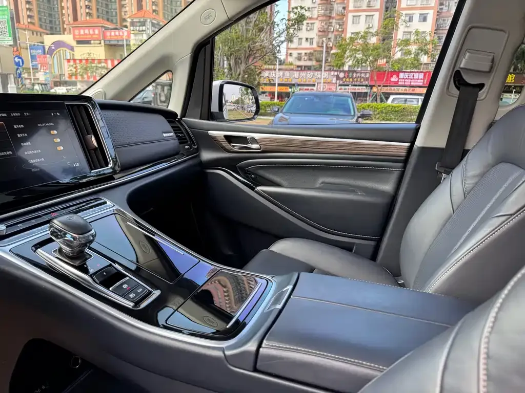 GAC Motor Trumpchi M8 — фото 9