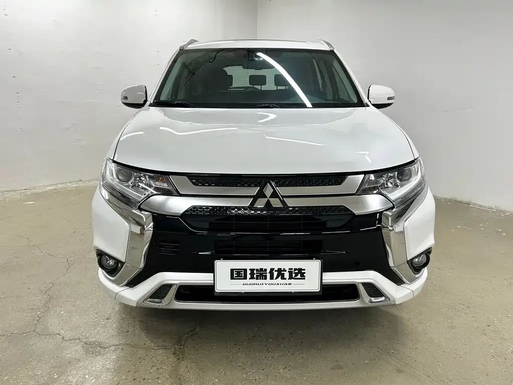 Mitsubishi Outlander — фото 3