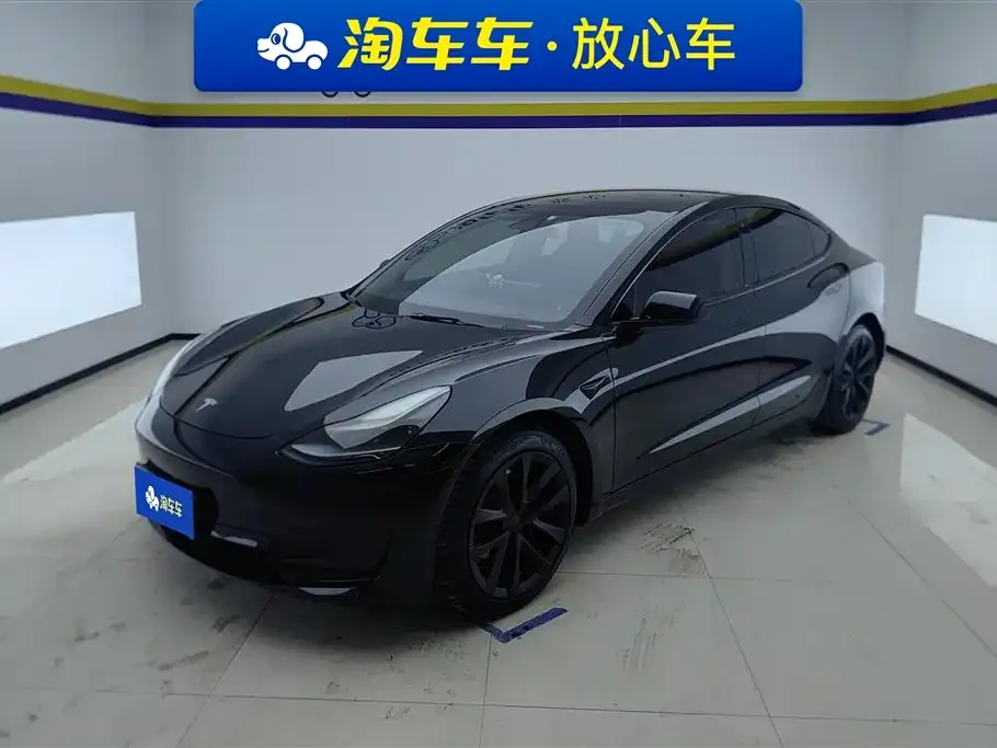 Tesla Model 3 — фото 1