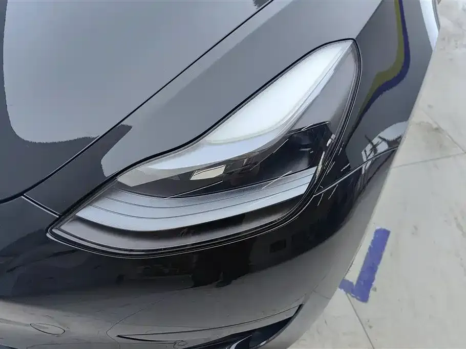 Tesla Model 3 — фото 9