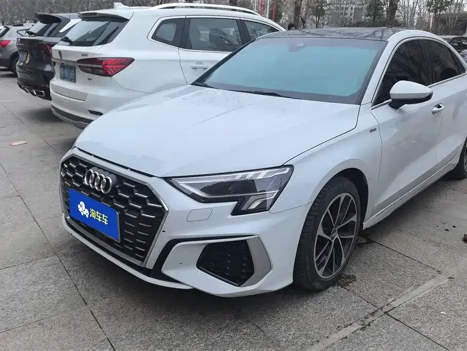Audi A3 — фото 1