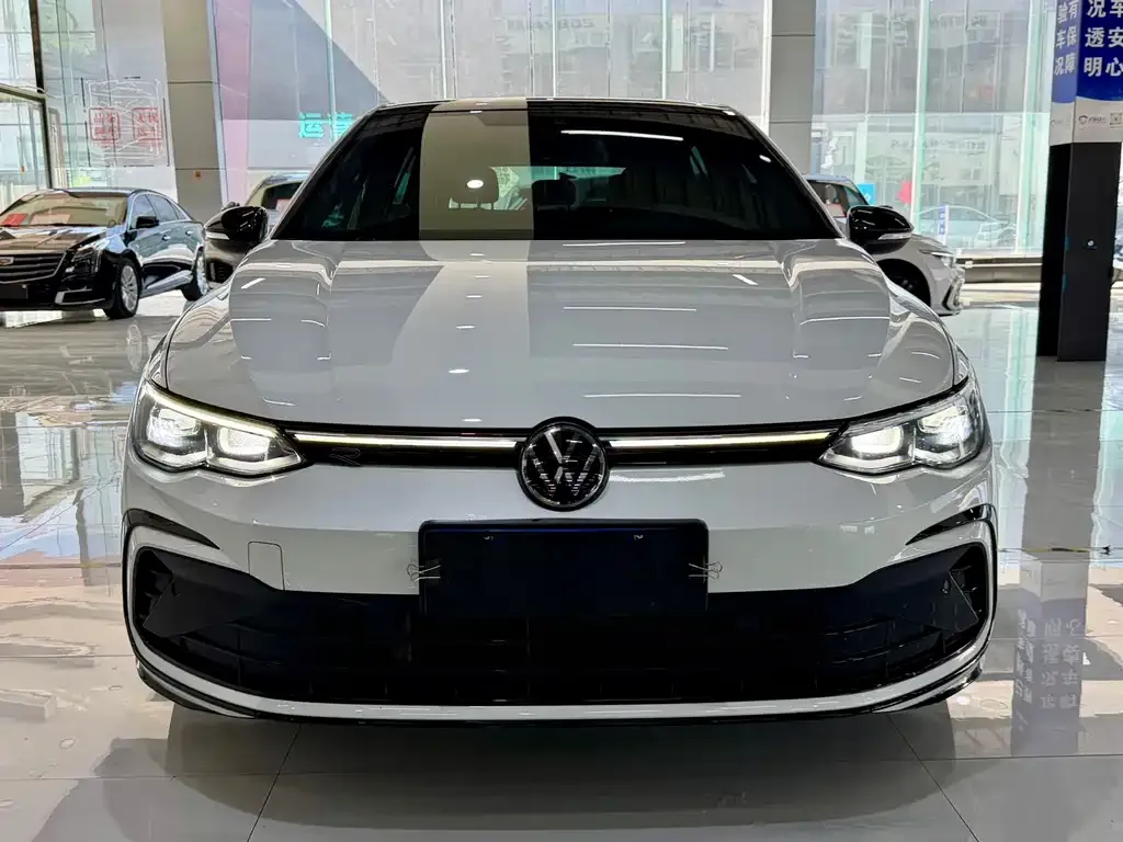 Volkswagen Golf 2021 из CN, фото 2