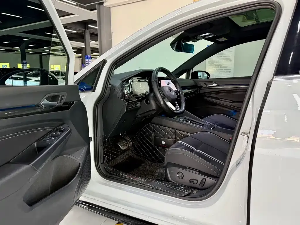 Volkswagen Golf 2021 из CN, фото 10