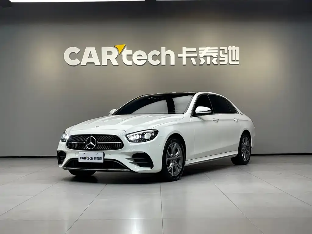 Mercedes-Benz E-Class — фото 1