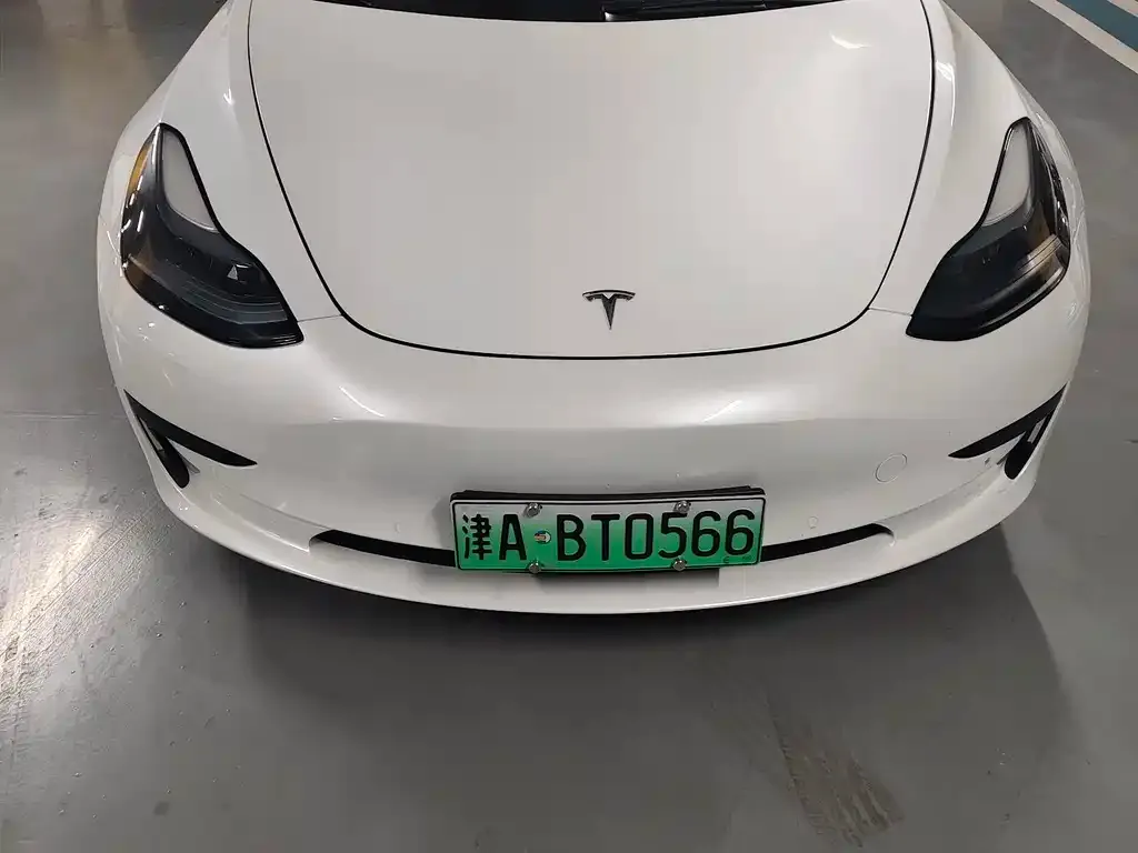 Tesla Model 3 — фото 10