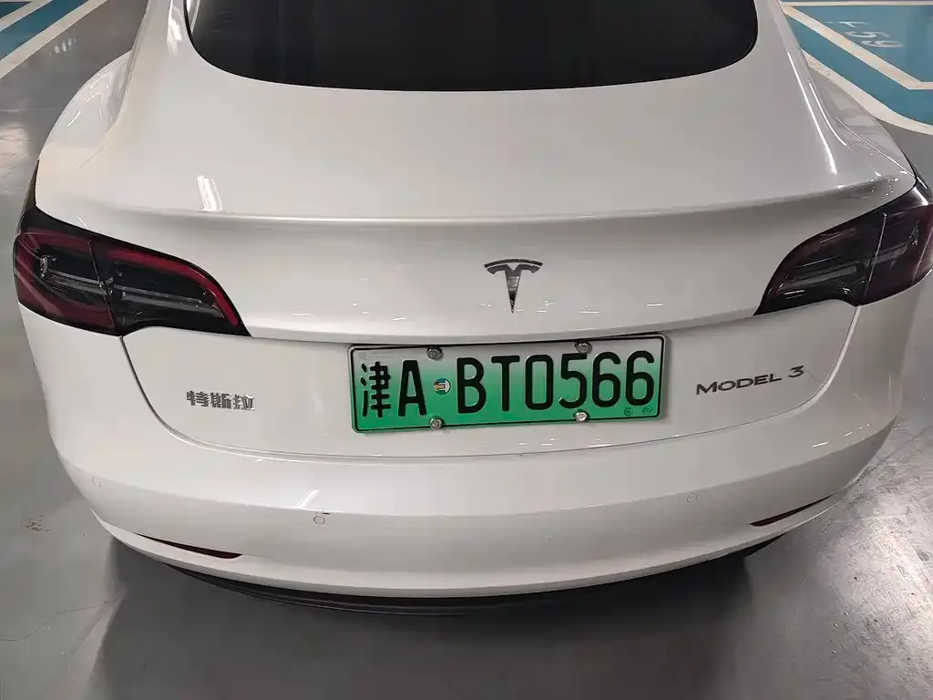 Tesla Model 3 — фото 8