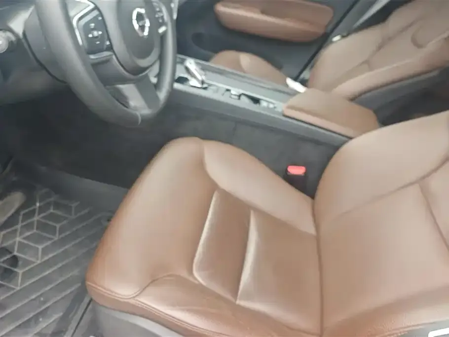Volvo XC60 2024 из CN, фото 9