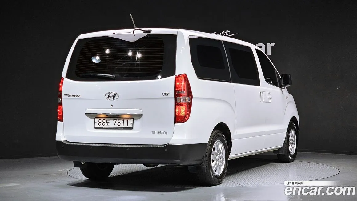 Hyundai Starex — фото 3