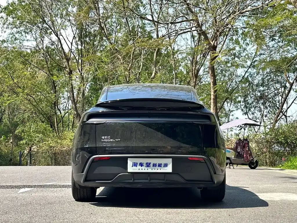 Tesla Model Y — фото 7